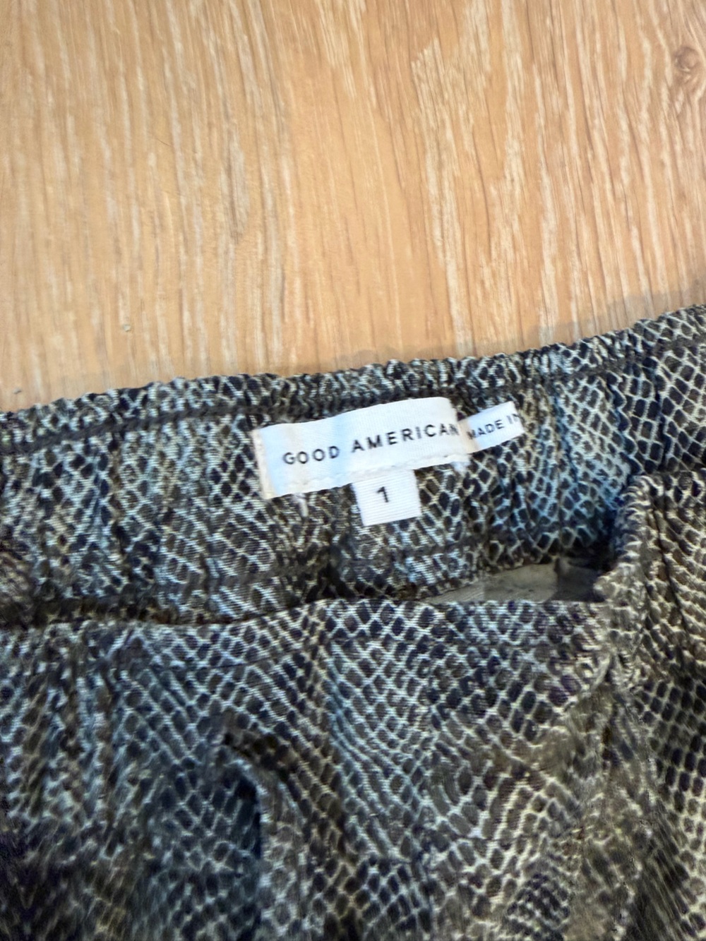 Good American • Python Jogger - Picture 5 of 7